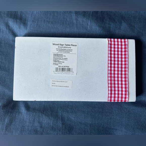 Valentine's Romantic Wooden Block Sign Decorative Love Gift for V-Day. - Picture 2 of 2